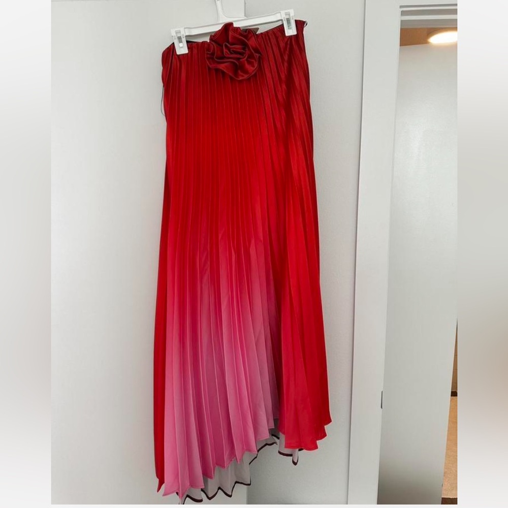 Delfi Collective Giselle Pleated Ombré Satin Maxi Dress - Picture 2 of 7